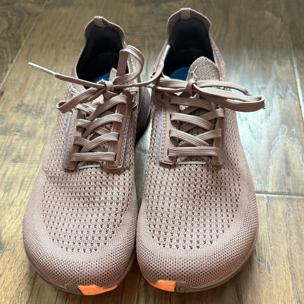 FLUX Unisex Adapt Waterproof Runner in Cocoa M5.5/ W7